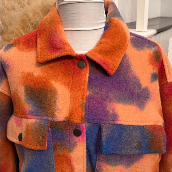 Wild Fable Oversized Colorful Tie-Dye Button Down Jacket Size Medium - Picture 3 of 7